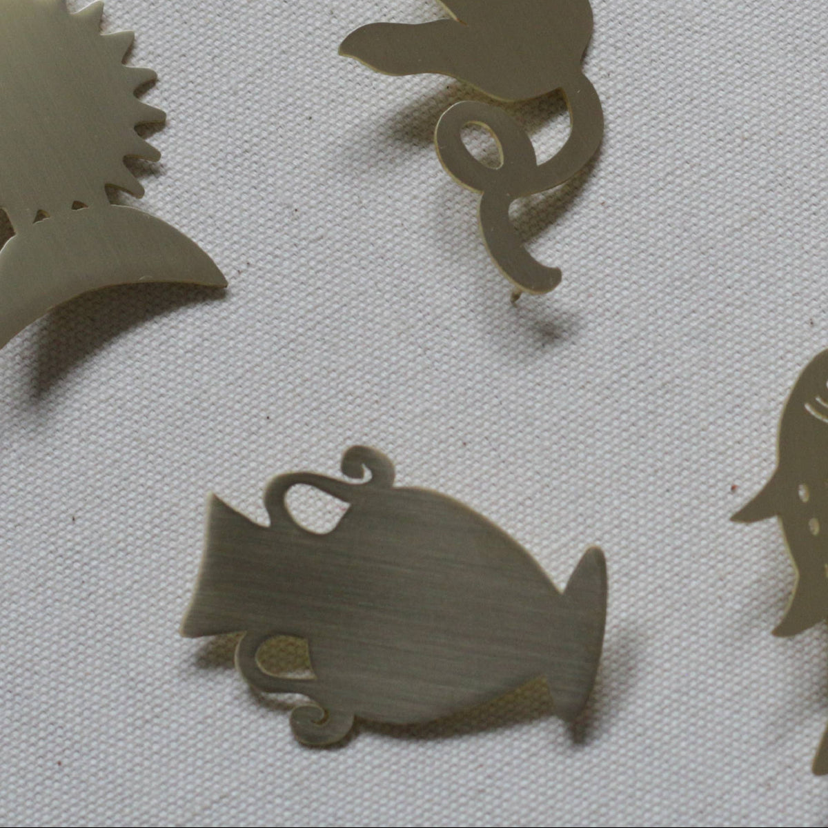 The Keepsake Solid Brass Brooch