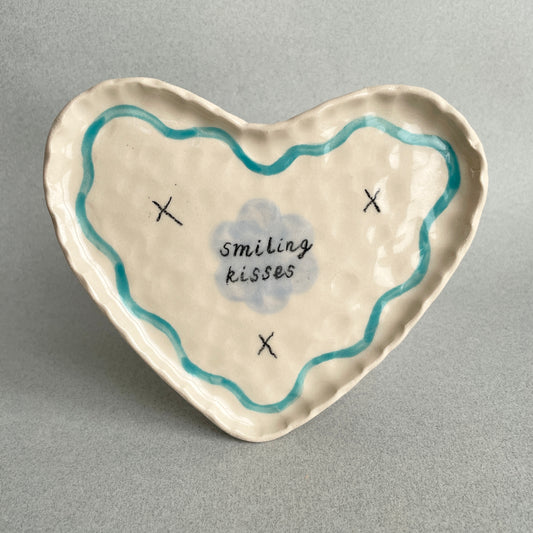 smiling kisses Plate